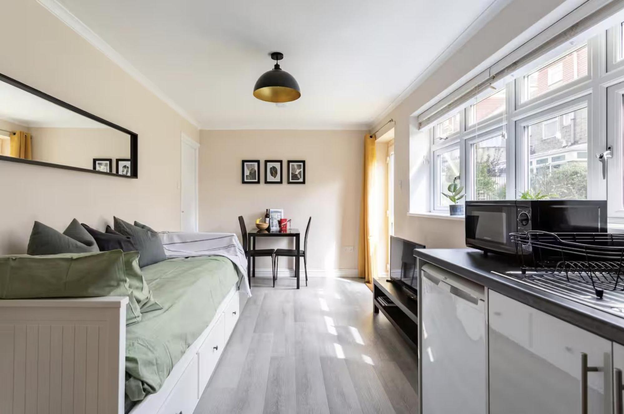 In East Barnet Village Apartament *